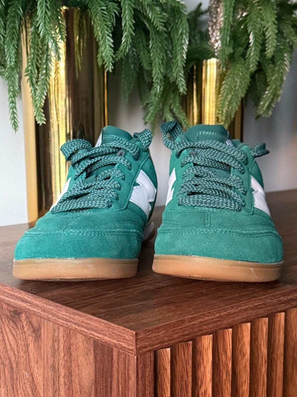 New Balance Men's Green Suede Sneakers with White Logo - Picture 4 of 8